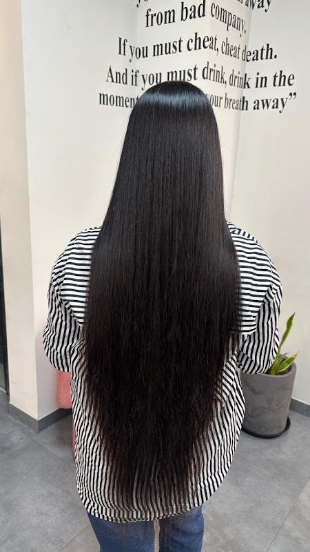 STRAIGHT SALON